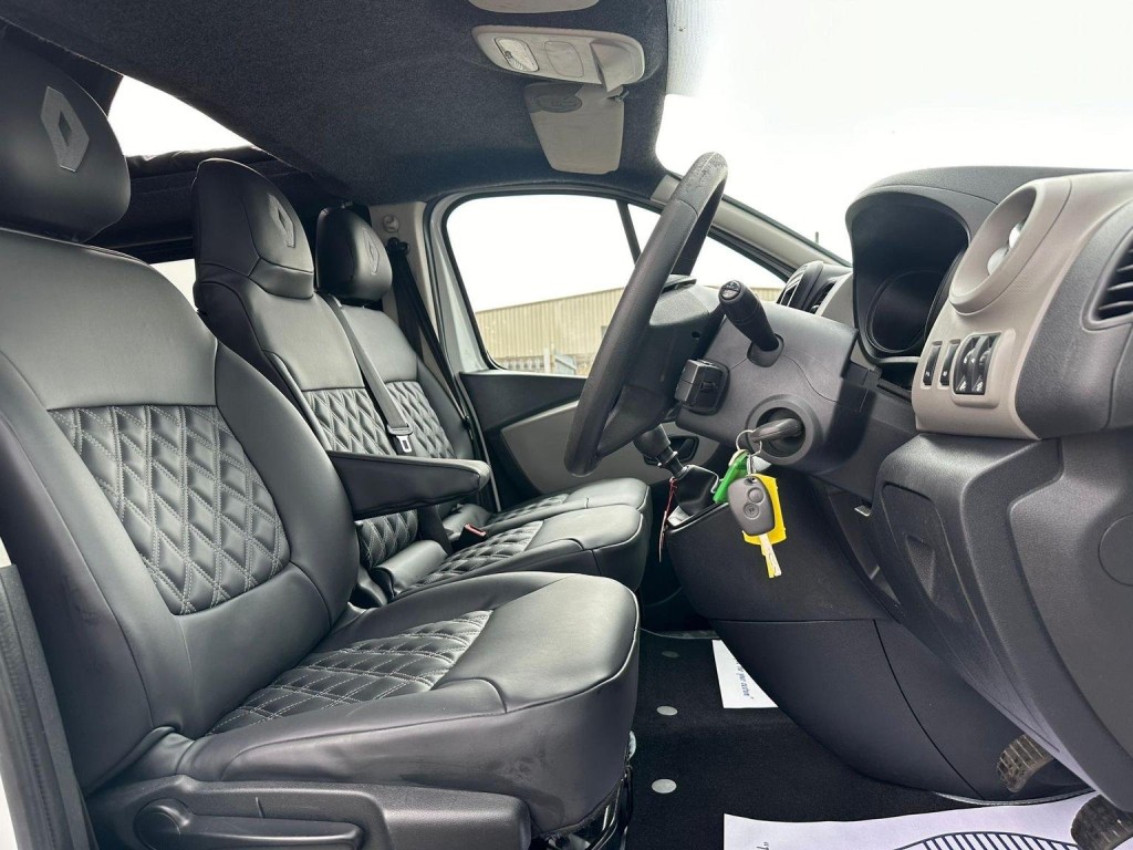 RENAULT TRAFIC