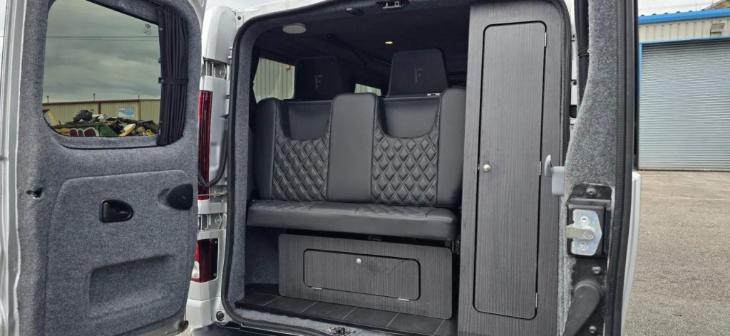 VAUXHALL VIVARO