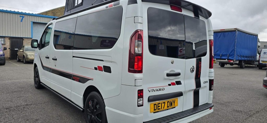 VAUXHALL VIVARO