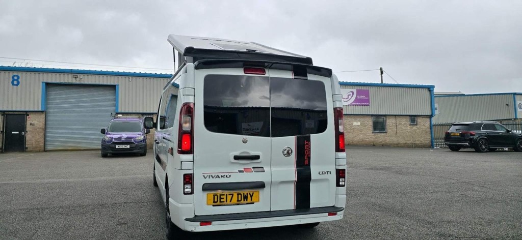 VAUXHALL VIVARO