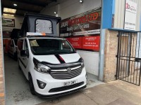VAUXHALL VIVARO