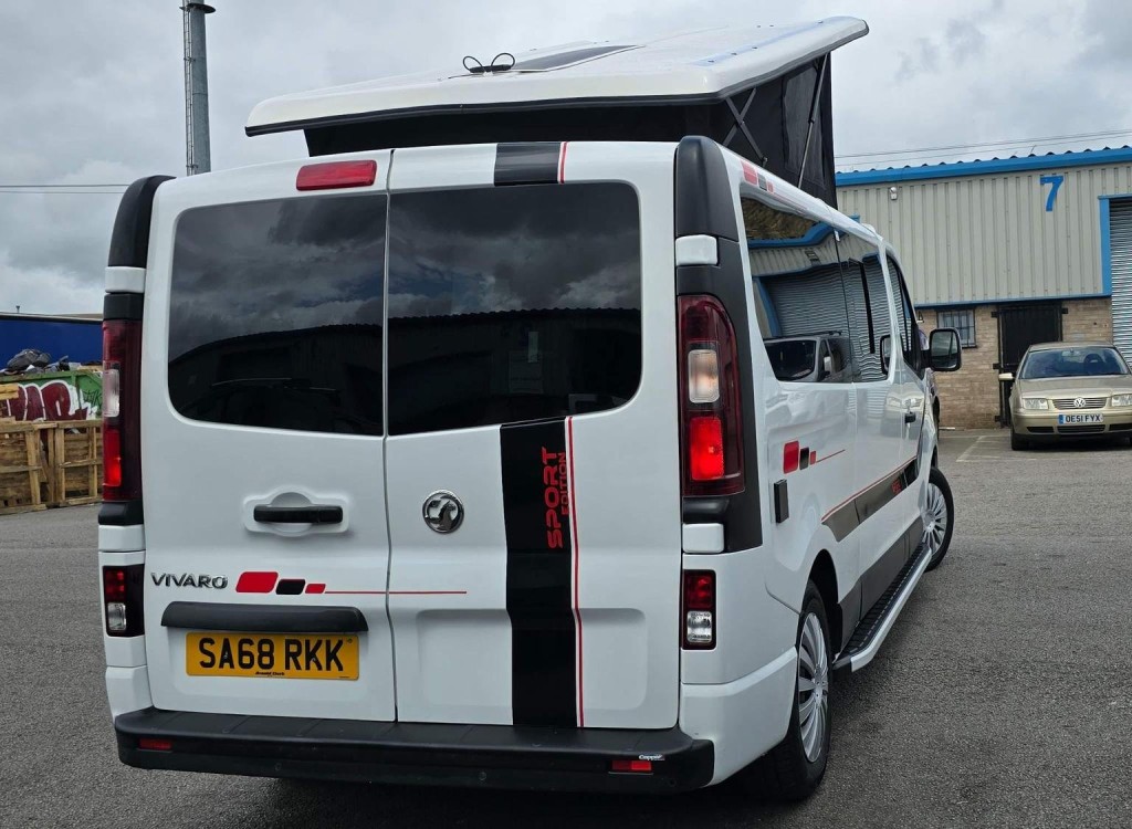 VAUXHALL VIVARO