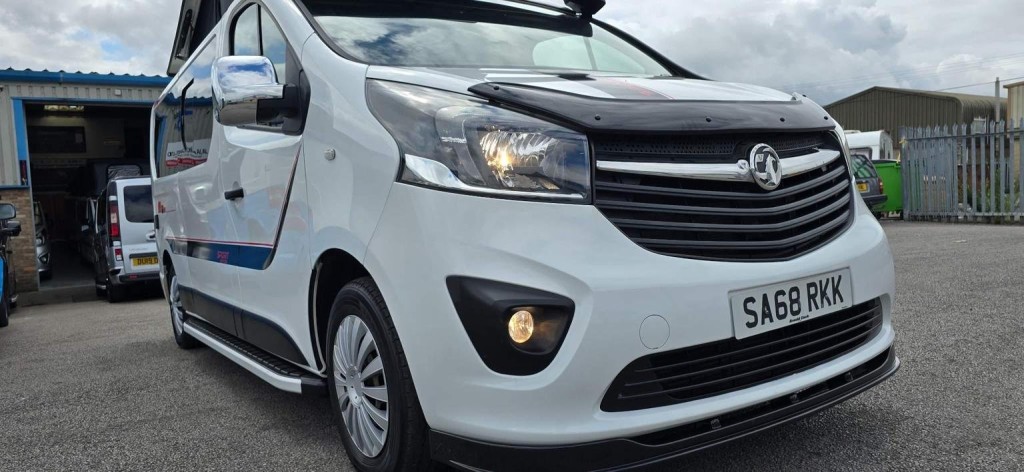 VAUXHALL VIVARO