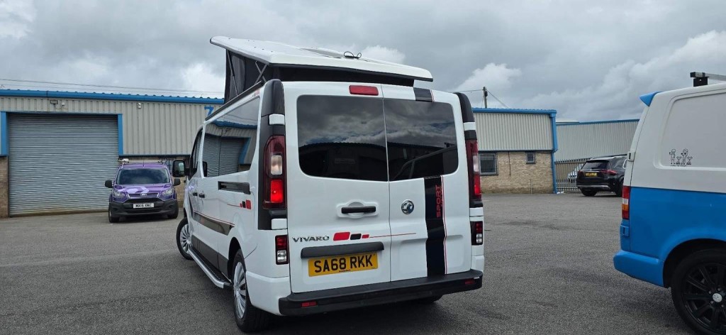 VAUXHALL VIVARO