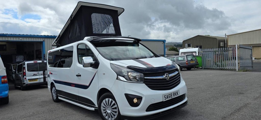 VAUXHALL VIVARO
