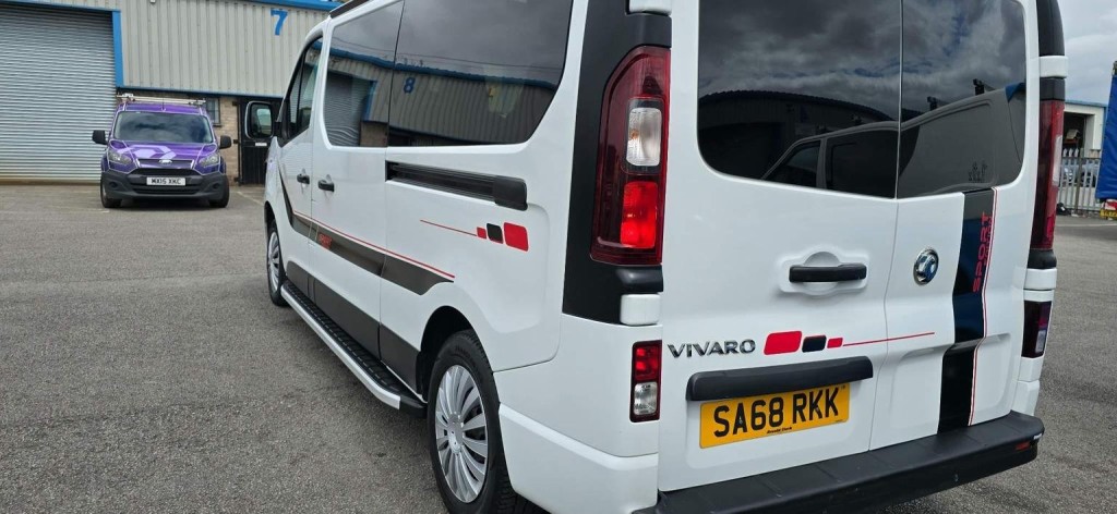 VAUXHALL VIVARO