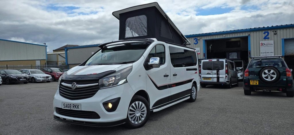 VAUXHALL VIVARO