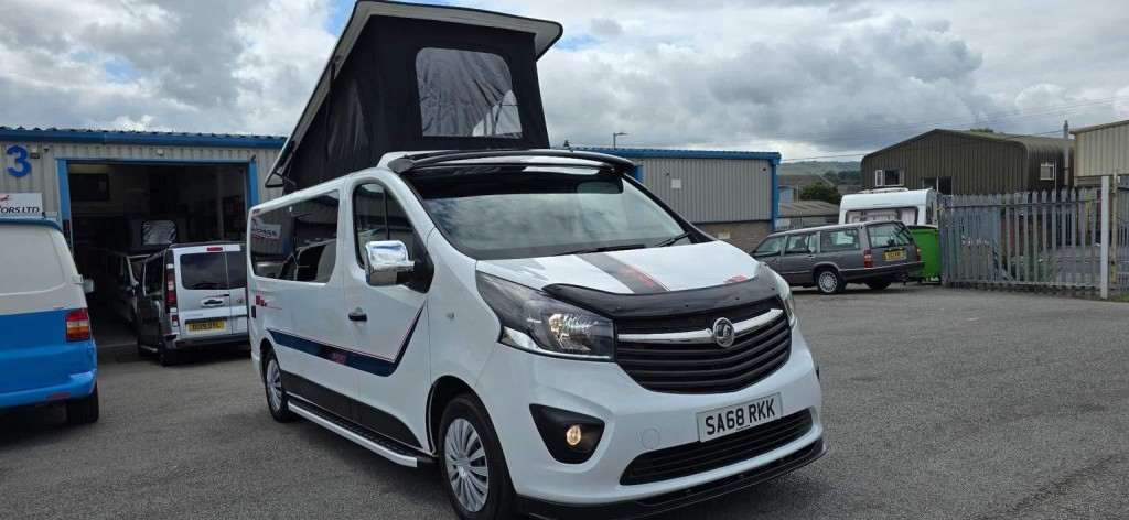 VAUXHALL VIVARO