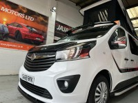 VAUXHALL VIVARO