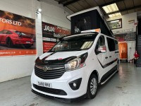 VAUXHALL VIVARO