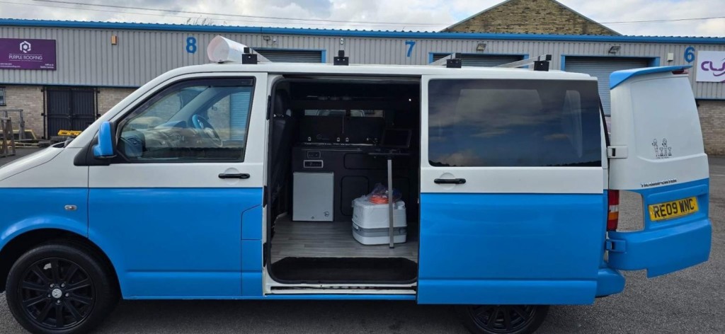 VOLKSWAGEN TRANSPORTER