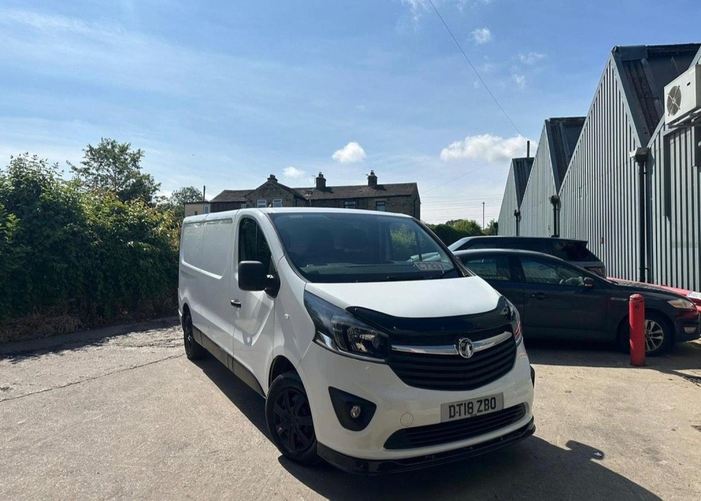 VAUXHALL VIVARO