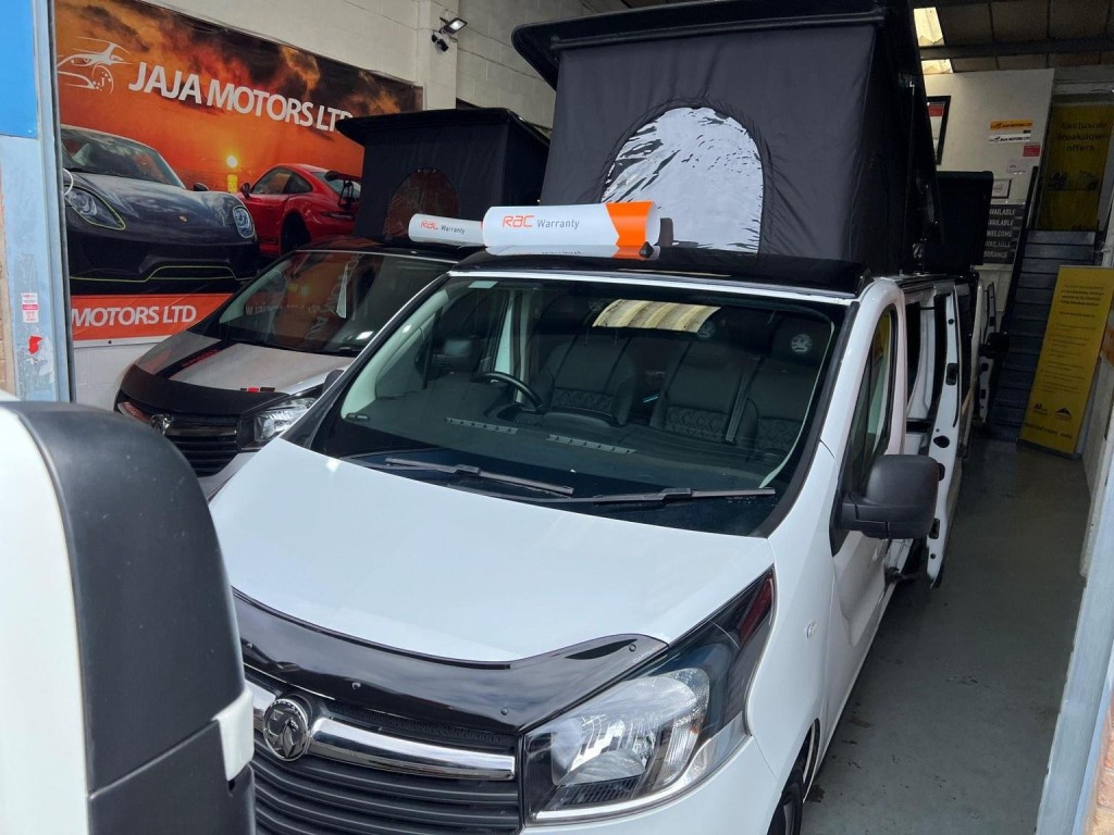 VAUXHALL VIVARO