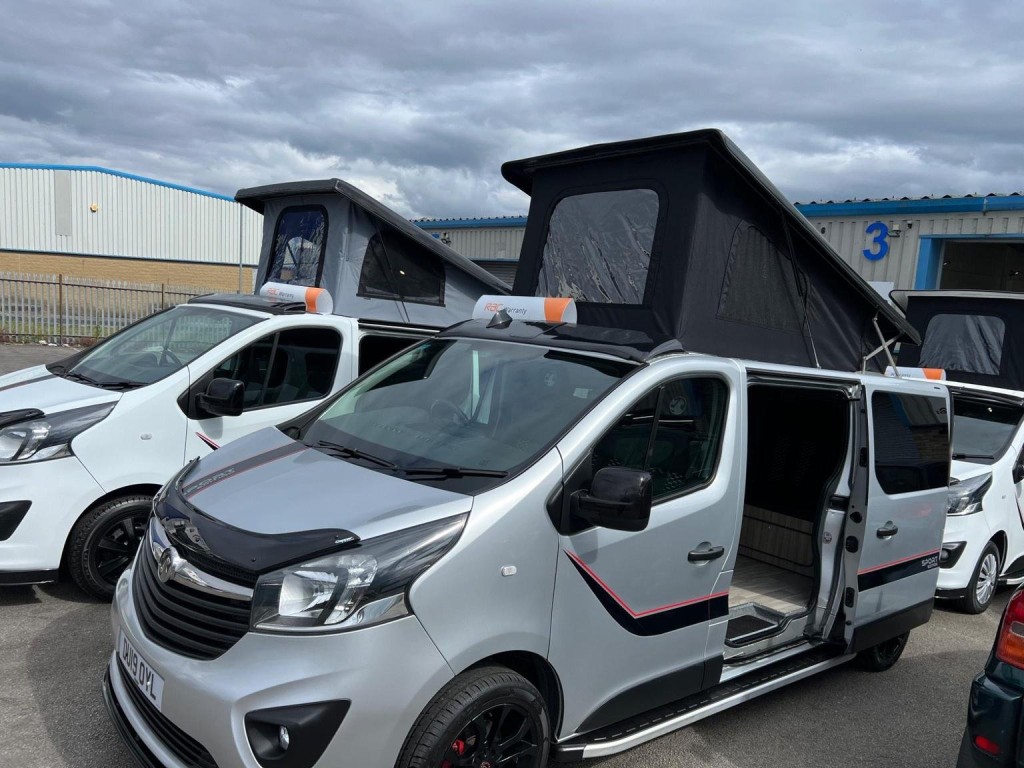 VAUXHALL VIVARO