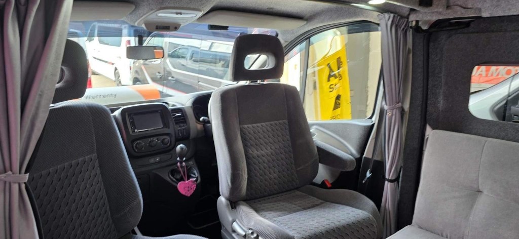 RENAULT TRAFIC