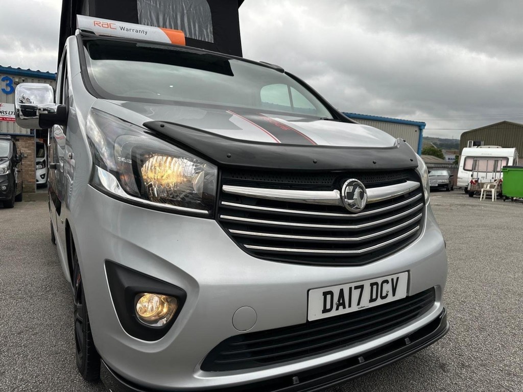 VAUXHALL VIVARO