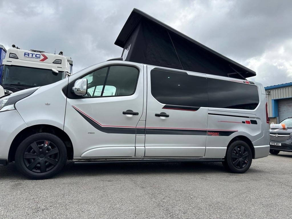 VAUXHALL VIVARO