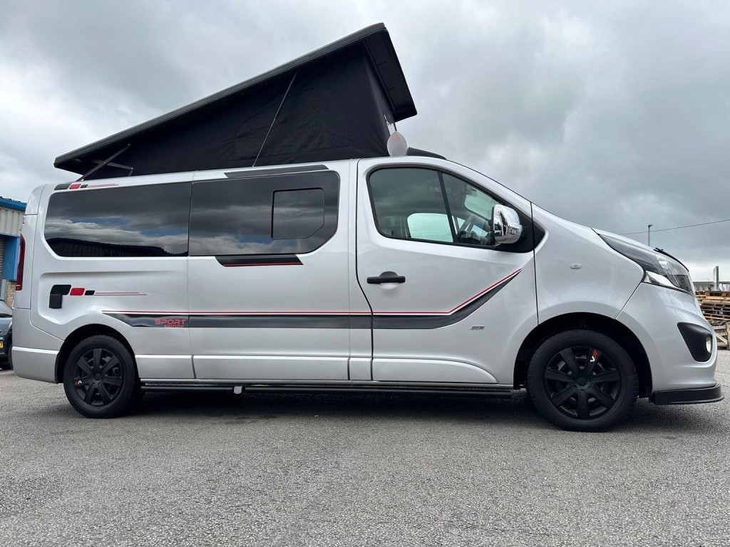 VAUXHALL VIVARO