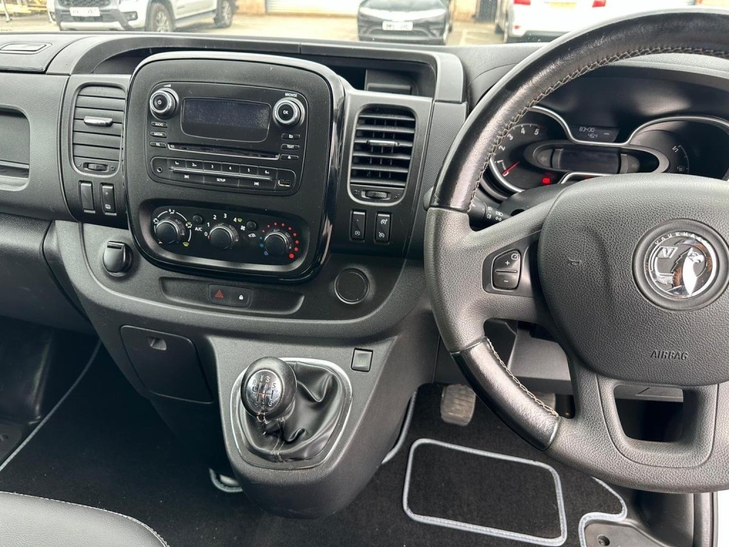 VAUXHALL VIVARO