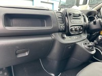 VAUXHALL VIVARO