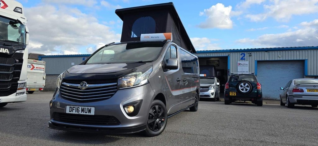 VAUXHALL VIVARO