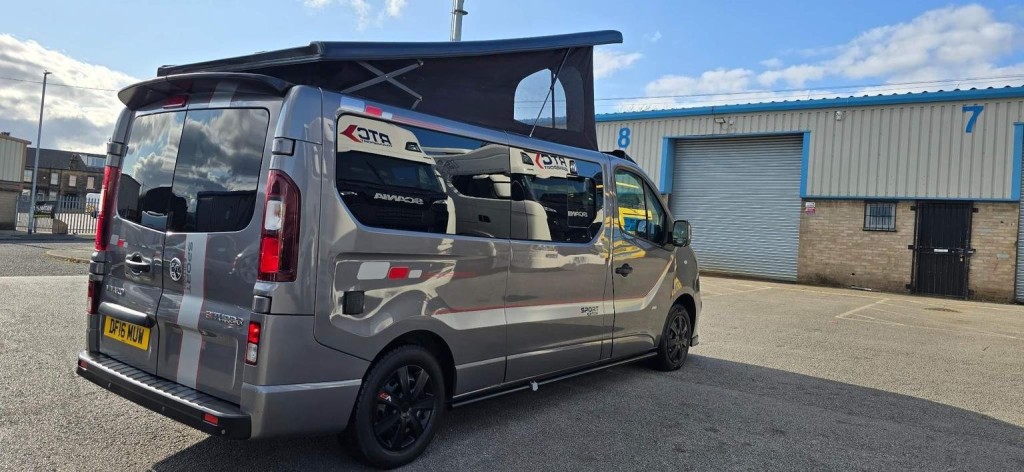 VAUXHALL VIVARO