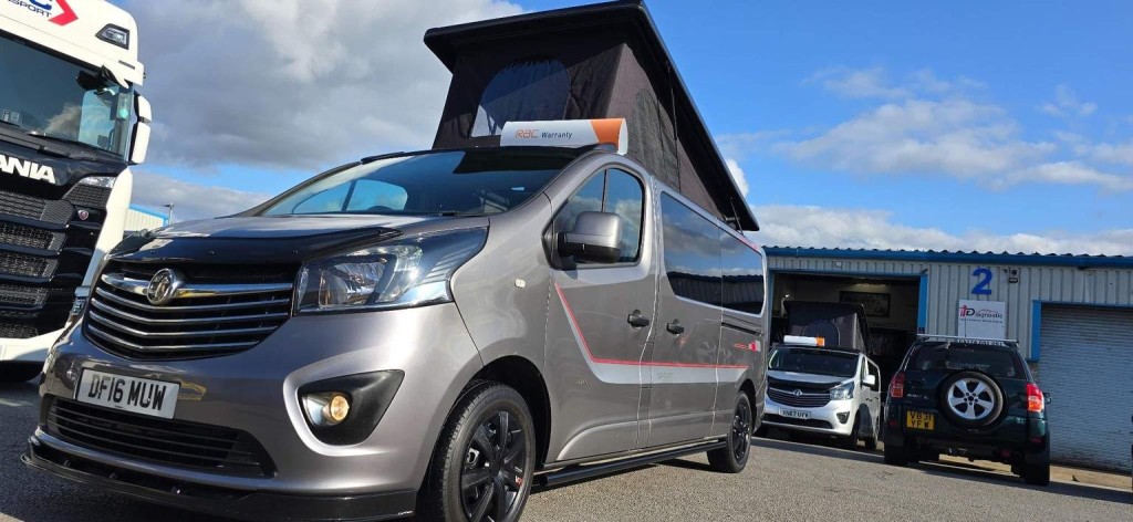 VAUXHALL VIVARO