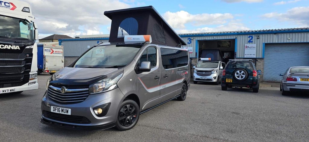 VAUXHALL VIVARO