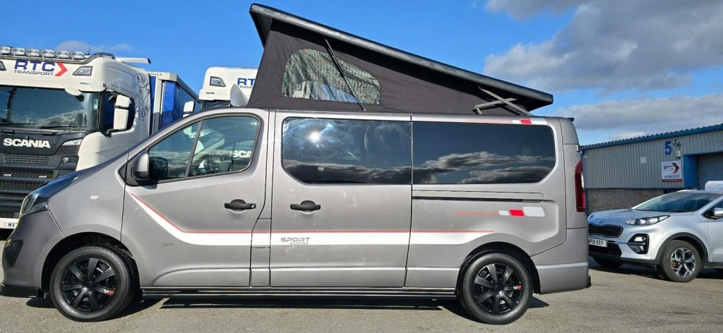 VAUXHALL VIVARO
