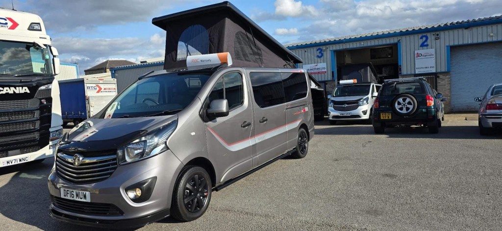 VAUXHALL VIVARO