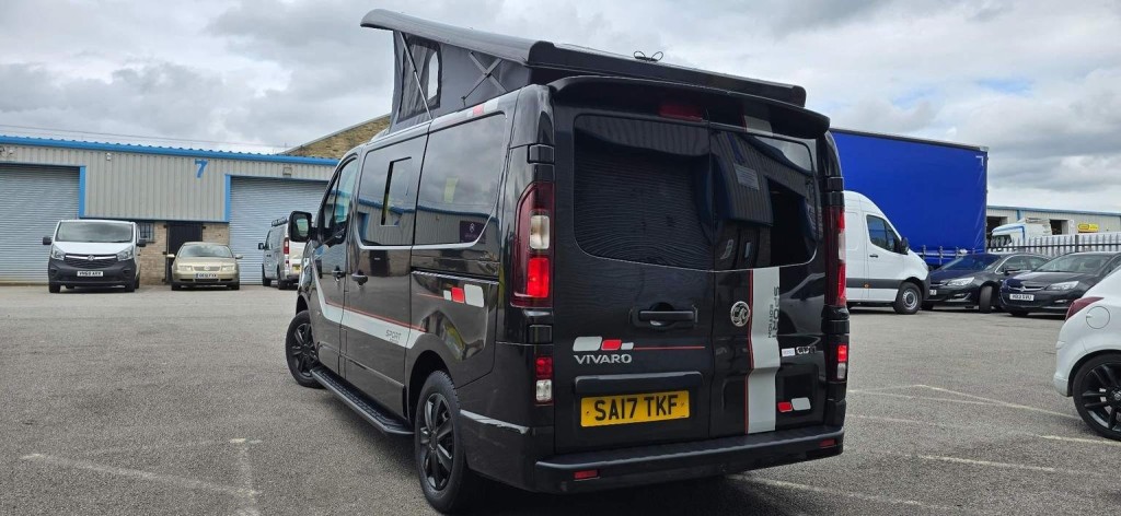 VAUXHALL VIVARO