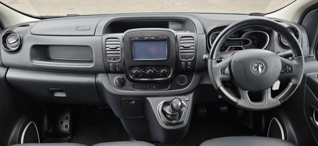 VAUXHALL VIVARO