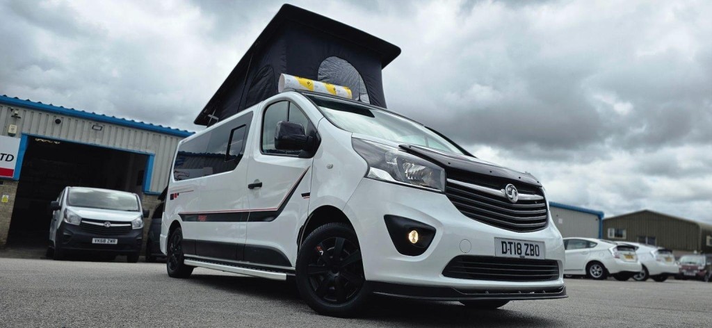 VAUXHALL VIVARO