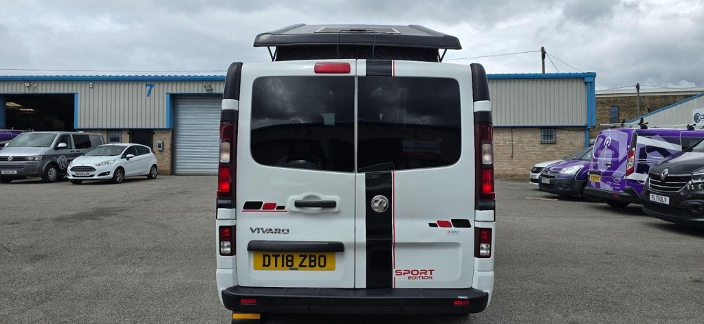 VAUXHALL VIVARO