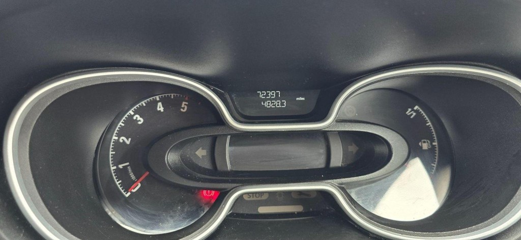VAUXHALL VIVARO