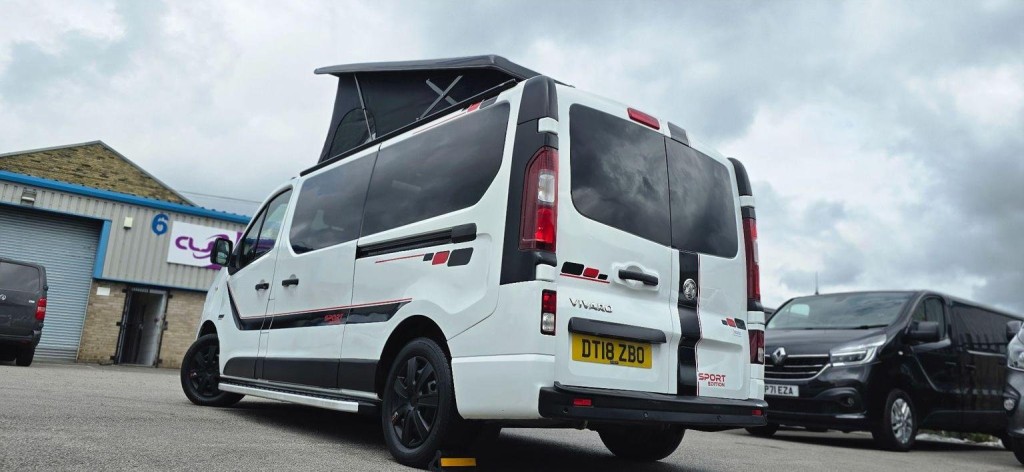 VAUXHALL VIVARO