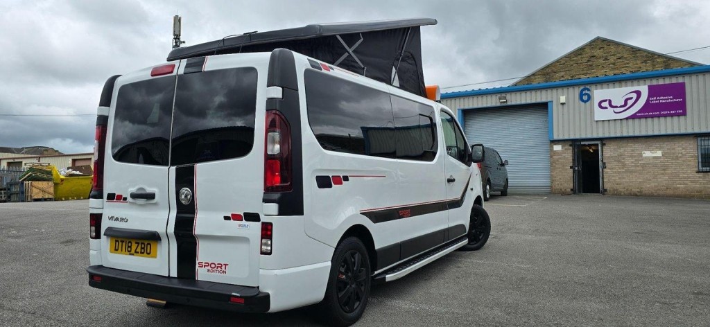 VAUXHALL VIVARO