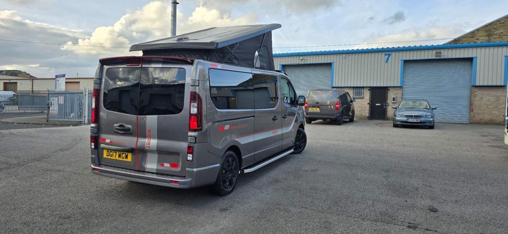 VAUXHALL VIVARO