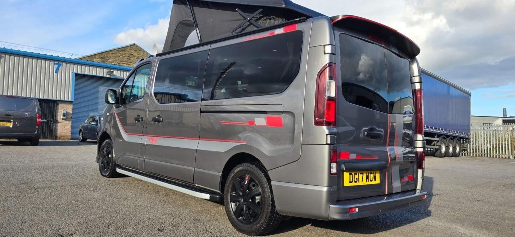 VAUXHALL VIVARO