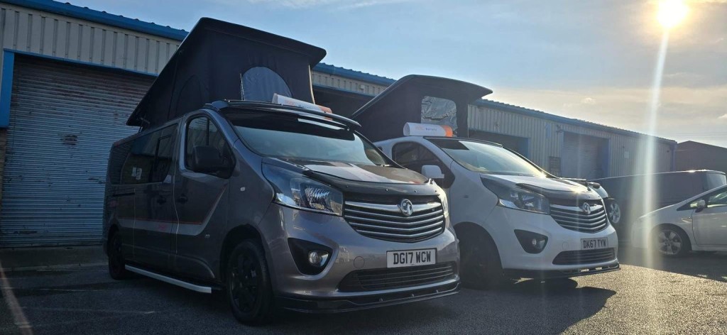 VAUXHALL VIVARO