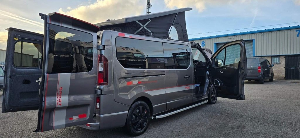 VAUXHALL VIVARO