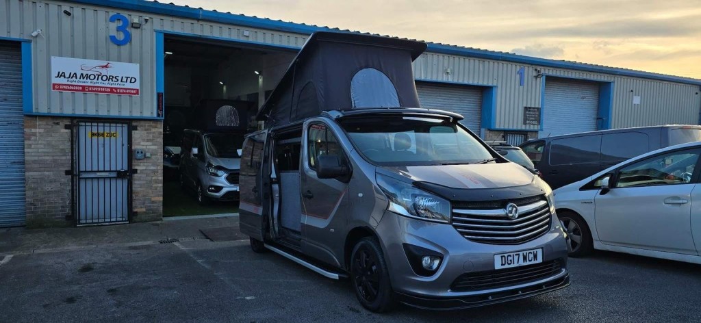 VAUXHALL VIVARO