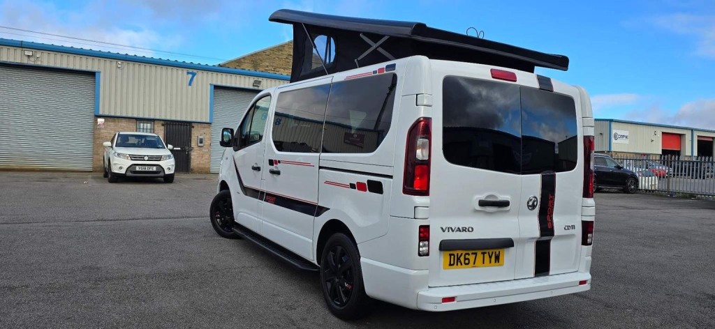 VAUXHALL VIVARO