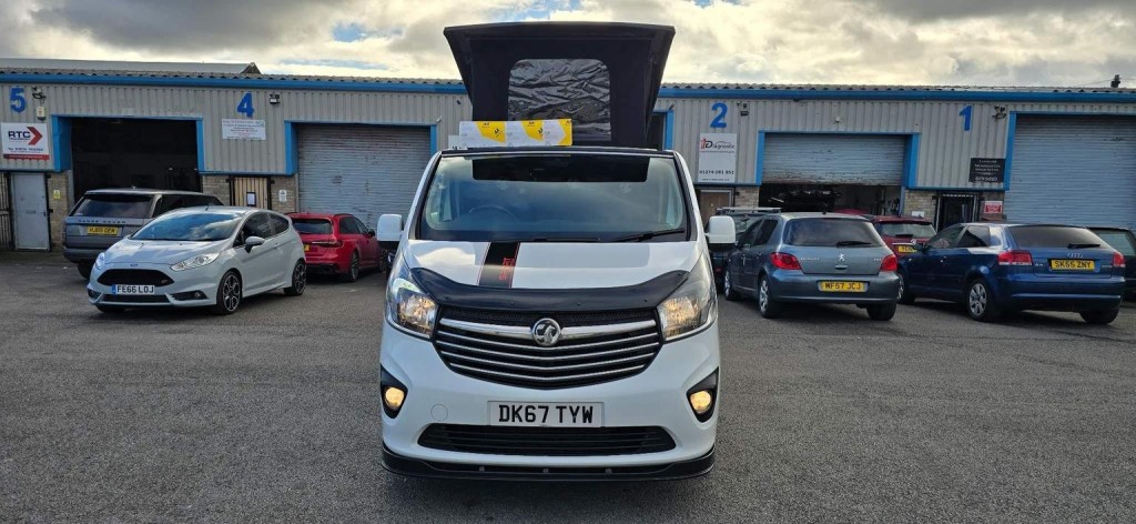 VAUXHALL VIVARO