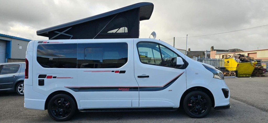 VAUXHALL VIVARO