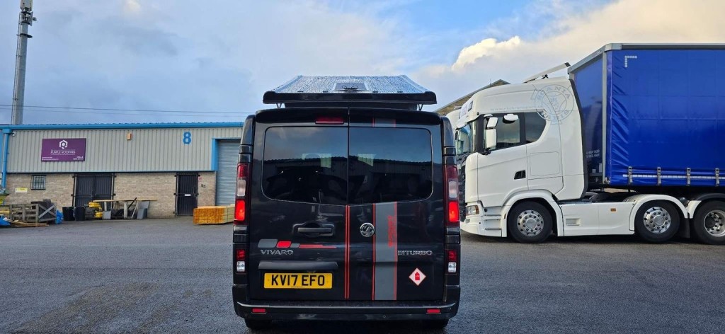 VAUXHALL VIVARO
