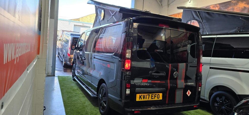 VAUXHALL VIVARO
