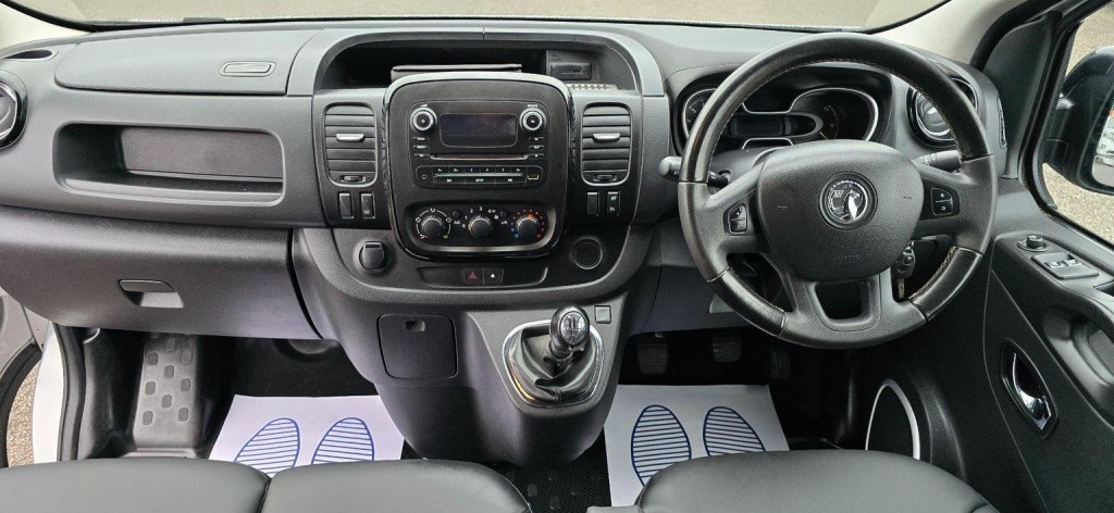VAUXHALL VIVARO
