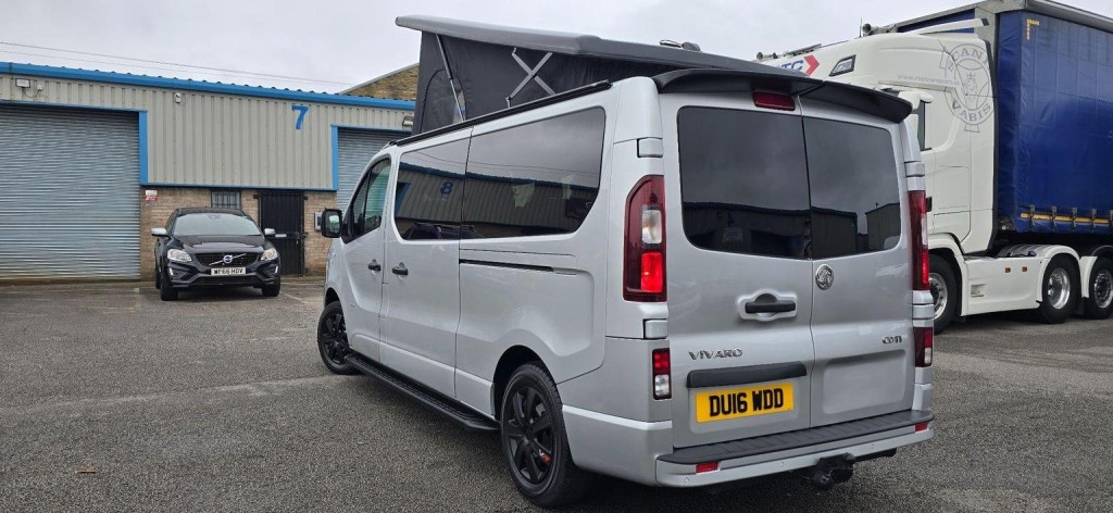 VAUXHALL VIVARO