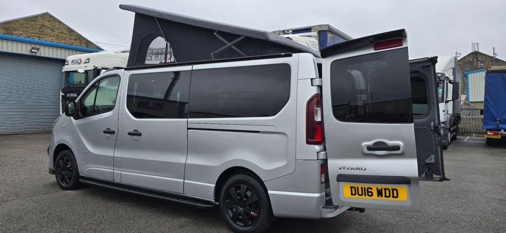 VAUXHALL VIVARO